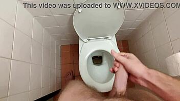 College guy Nick Hart unloads huge in bathroom