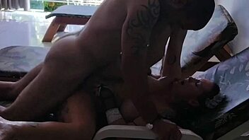 Suruba gangbang in the swing house bathtub outdoors