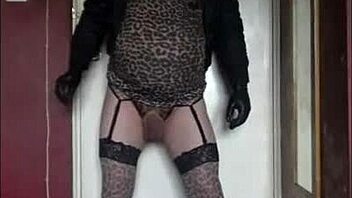 Watch a shy crossdresser's amateur homemade peeing video