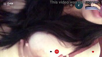 Videollamada Quente da Crystal Seduz com Curvas Latinas e Peitos Enormes