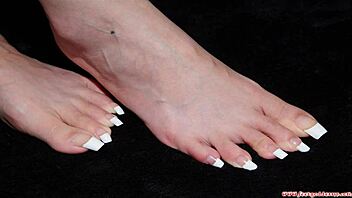 i love these sexy asian toes and feet