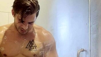 Masturbating in the shower feels so good.