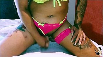 Debuting Paty Angel, tattooed redhead, in hot solo action