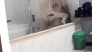 I fucked the horny latina in the hotel bathtub