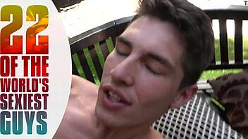 Tous ces mecs baisent sauvagement à une fête, c'est le chaos total !