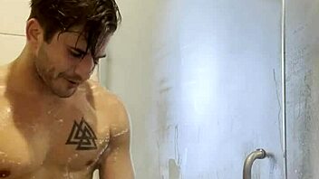 Masturbating in the shower feels so good.