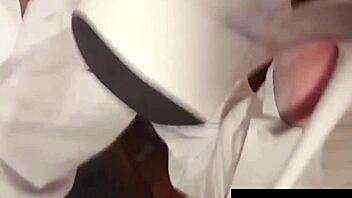 sex star sunny lane plays with fans laughable non working cock