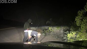 Man, Ik Ram Haar Kutje Hard Op De Wegkant In Het Publiek, Snap Je?