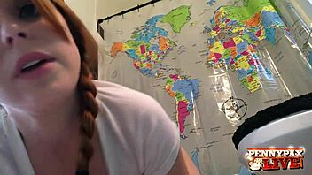 يا، شاهد بيني باكس تنهرك للغش مع صدرها الكبير خارج