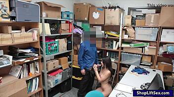 Sıkı genç hırsız Taylor May ateşi hissediyor 18+