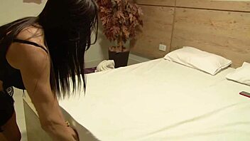 Nasty anal creampie with a curvy Latina in a white motel