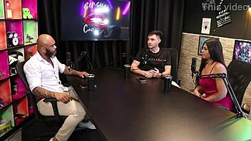 Věděl jsi, že mnoho chlapů je bi? Veřejnost miluje cuckold! - Gabriel a Julia