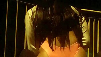 Bruninha Gata Shows Off Her Legs.