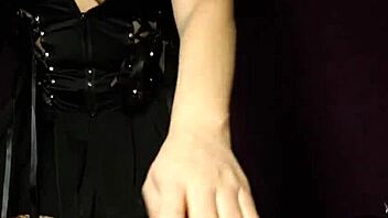 milf shows off her perfect shaved body in roleplay to make you explode