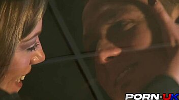 Holly kiss, the british milf, had sex in the car.