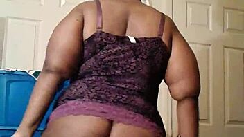 Sexy SBBW Ms. Ann getting nasty with her huge ass?