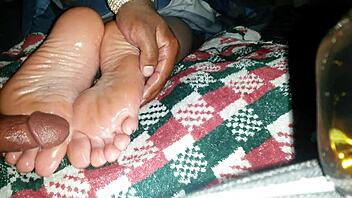 Rubbing my cock on ex gf's oily soles until explosion 💦