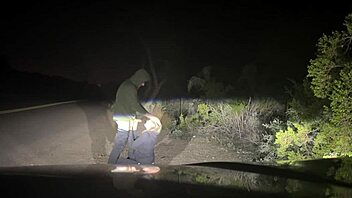 Man, Ik Ram Haar Kutje Hard Op De Wegkant In Het Publiek, Snap Je?