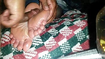 Rubbing my cock on ex gf's oily soles until explosion 💦