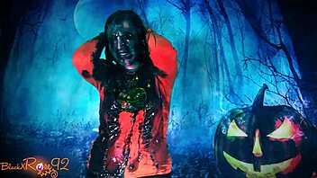 I can't resist this Halloween milf in messy roleplay!