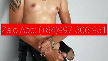 Czech Hunter Casts Big Dick Gay In Thailand!