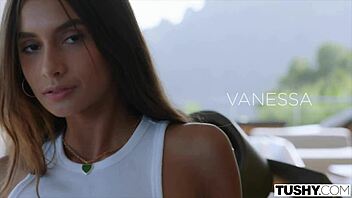 I saw Holly and Vanessa havin hot anal threesum