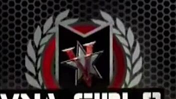 Angelina Castro och Samantha GG visar upp stora naturliga tuttar och kurviga kroppar i sexig uppvisning