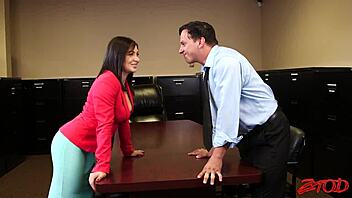 Lea Lexus getting roughly fucked and giving blowjobs at the office