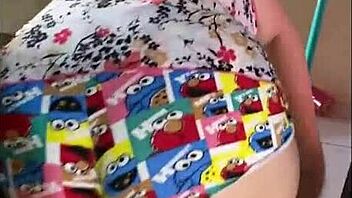 Me Hago La Paja Detras De Mi Hermanastra Mientras Ella Ordena Le Digo Que Me Debe Obedecer Por Que Yo Soy El Hombre Dialogos En Español