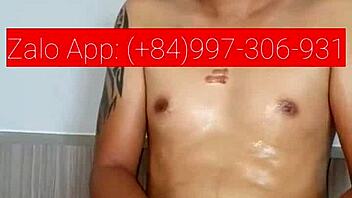 Czech Hunter Casts Big Dick Gay In Thailand!