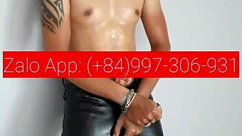 Czech Hunter Casts Big Dick Gay In Thailand!