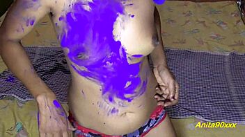 boyfriend colors bhabhi's boobs and fucks her hard on holi