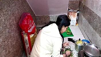 Hot Amateur Big Ass Gets Cunilingus And Handjob In Homemade Scene!