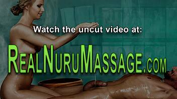 MILF masszőr csöpög a nuru geltől, keményen szop és dug