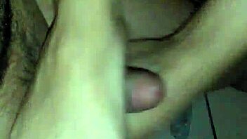 i give a sexy footjob and cum on her pies leche puñeta