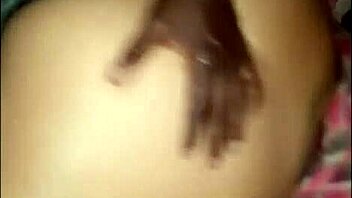 Tengok MILF gempal ni dikongkek pantat gaya anjing?