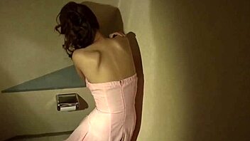 Mai Takizawa Jepun jari sendiri dalam bilik air adegan tanpa sensor