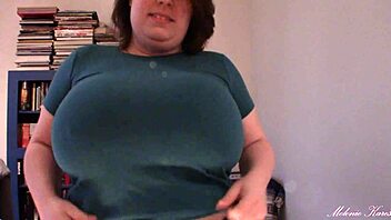 Curvy beauty with natural boobs reveals them in sheer top