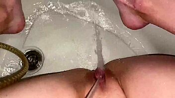 masturbating wet pussy in bathroom solo