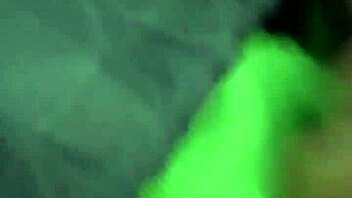 गर्म पैंटी लूटकर कस्टमर पर कमशॉट मारा!