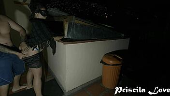 Amantes Latinas Quentes Fodem Forte ao Ar Livre Sob a Lua