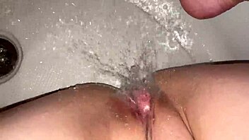 masturbating wet pussy in bathroom solo