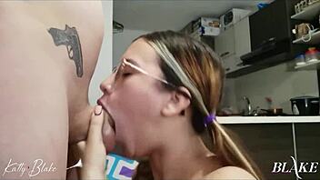 Colombian beauty gives a hardcore deepthroat and facial cumshot