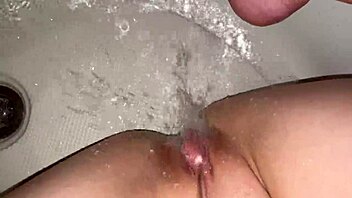 masturbating wet pussy in bathroom solo