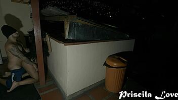 Amantes Latinas Quentes Fodem Forte ao Ar Livre Sob a Lua