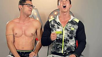 Peter Le vs Steven Andrade in Naked Challenge