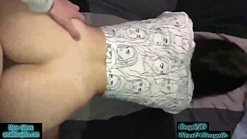 Seks liar di parti dengan teman wanita kawan baik saya.