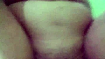 hot solo girl Betty L fingers herself on Give Me Pink