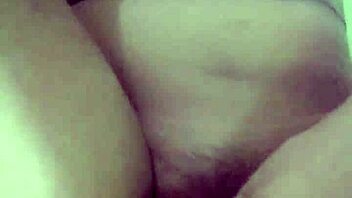 hot solo girl Betty L fingers herself on Give Me Pink