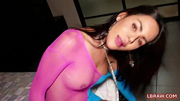 Asian Shemale Lanta Inflates And Burst Balloons 😊